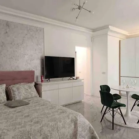 Zigzag Yan Apartment