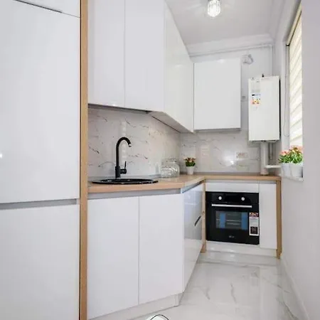 Zigzag Yan Apartment